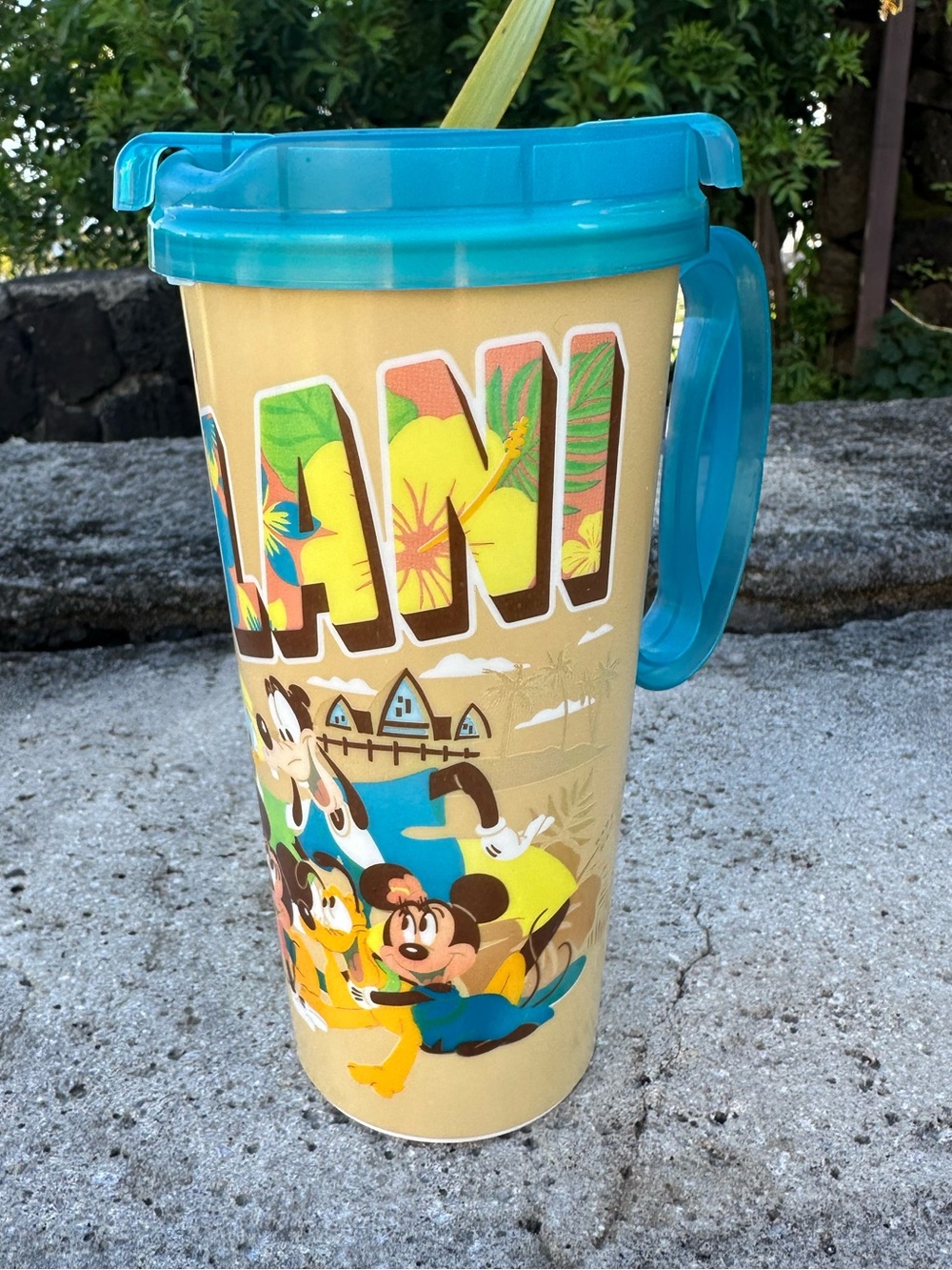 Disney Aulani Refillable Plastic Travel Mug Tumbler Cup * NEW